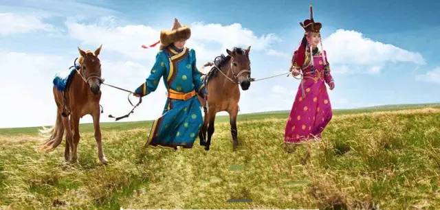 ᠳᠠᠭᠤᠨ ᠤ ᠦᠭᠡᠰ ᠤᠨ ᠰᠢᠯᠢᠮᠡᠯ ᠨᠢᠭᠡ᠄ ︽ᠬᠠᠢᠷ᠎ᠠ︾